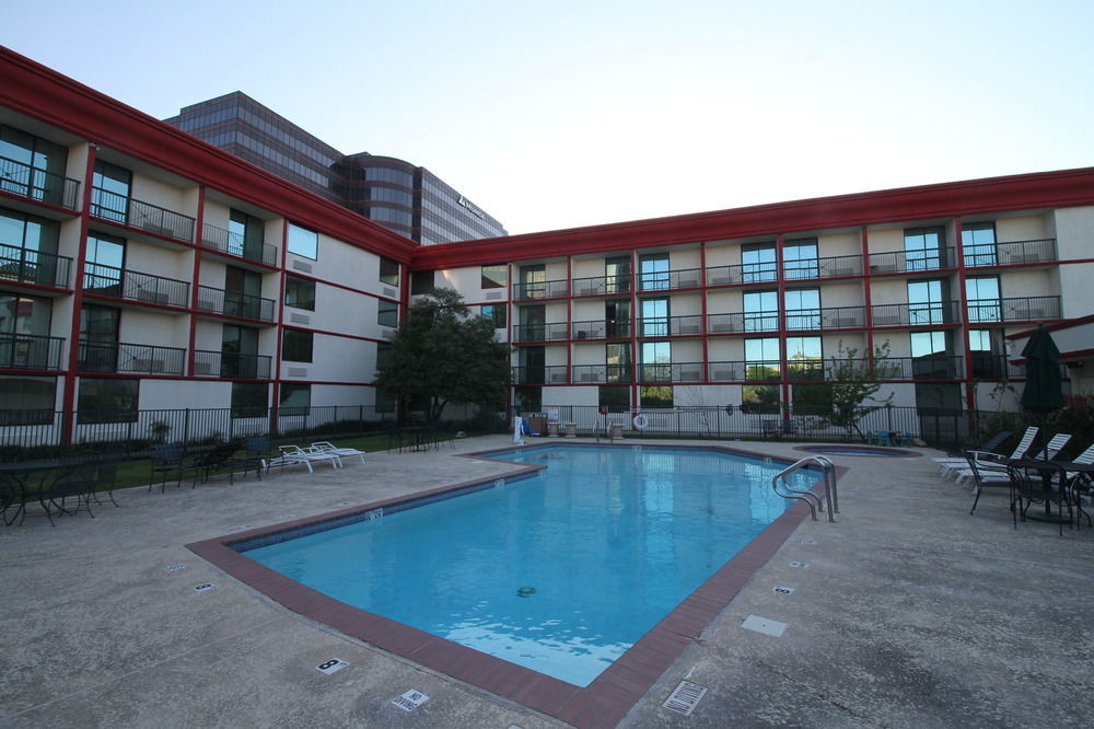 Gateway Hotel Dallas Park Central Exterior foto